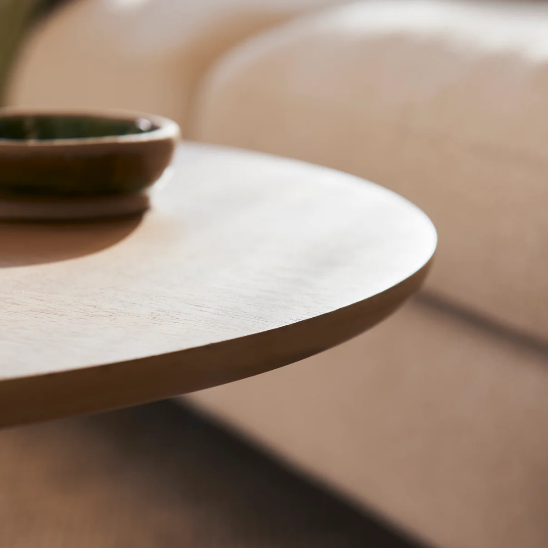 Ciera Oval Wood Coffee Table-Light Oak, close up to table top.